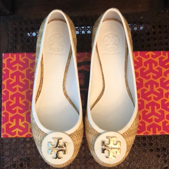 tory burch straw flats